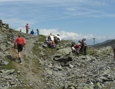 Wanderung mit Ziegen, eine Brotzeit auf dem Dach und ein Gruß in den Vinschgau...